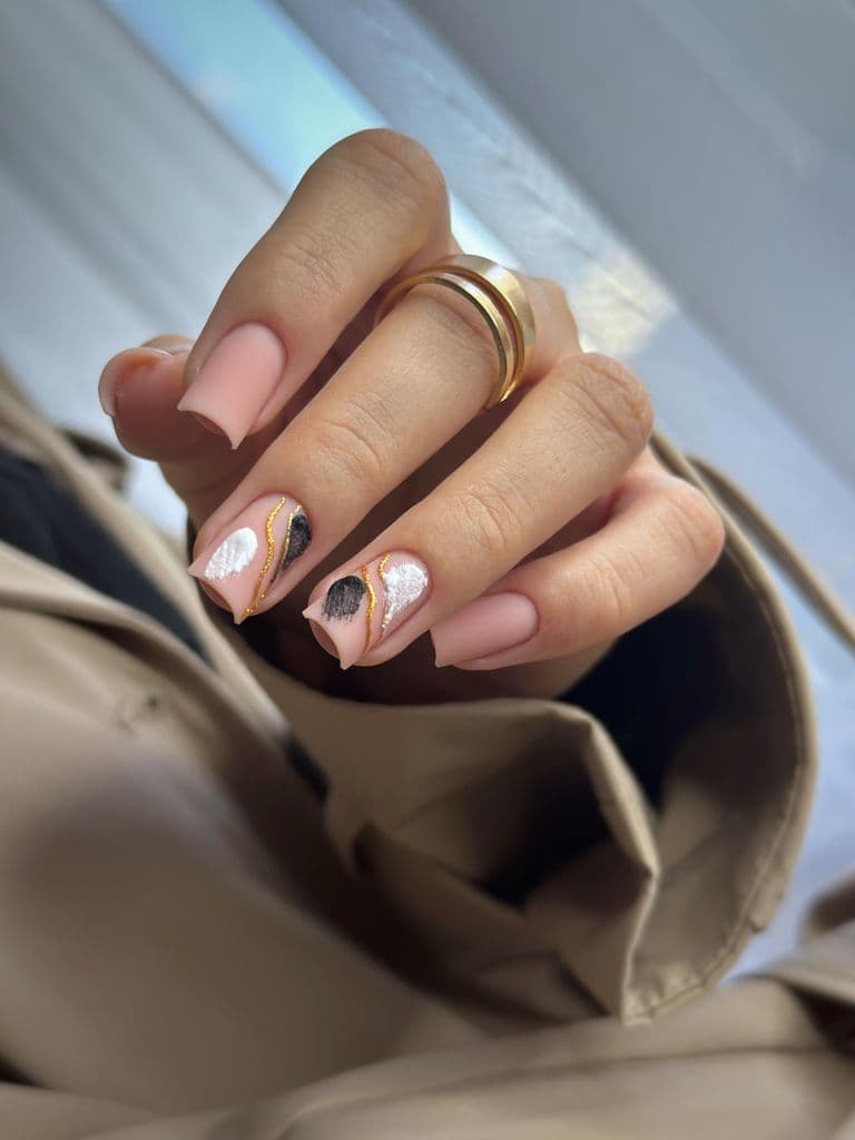 Nail Bar